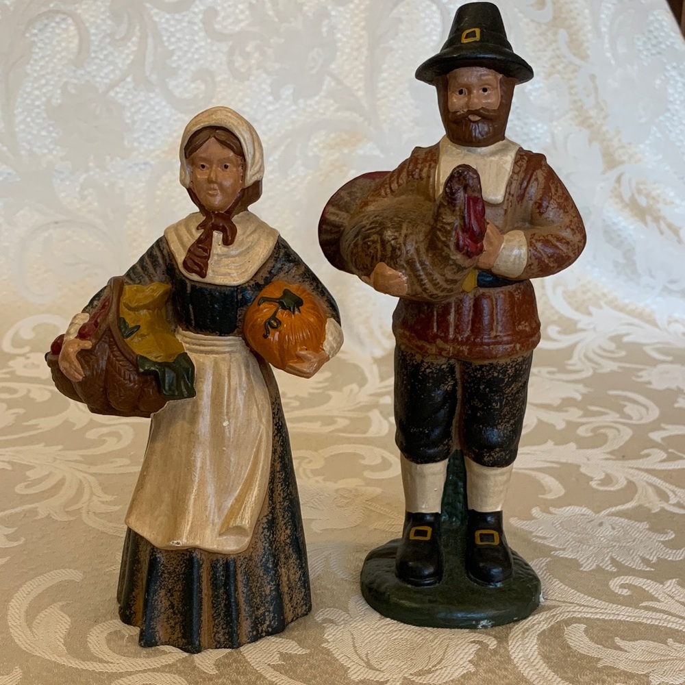 Thanksgiving Pilgrim Figurines Set